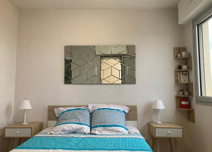 F2 Proche Plages, Vue * Ajaccio (Corsica)